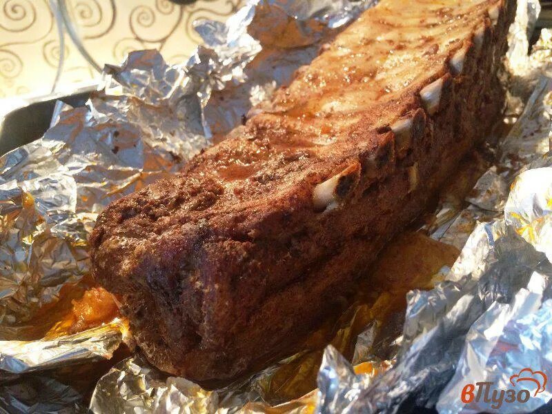 Грудинка свиная запеченная. Грудинка свиная запеченная в фольге. Грудинка свиная запеченная в духовке. Грудинка с чесноком рубленная. Грудинка запеченная в духовке в фольге.