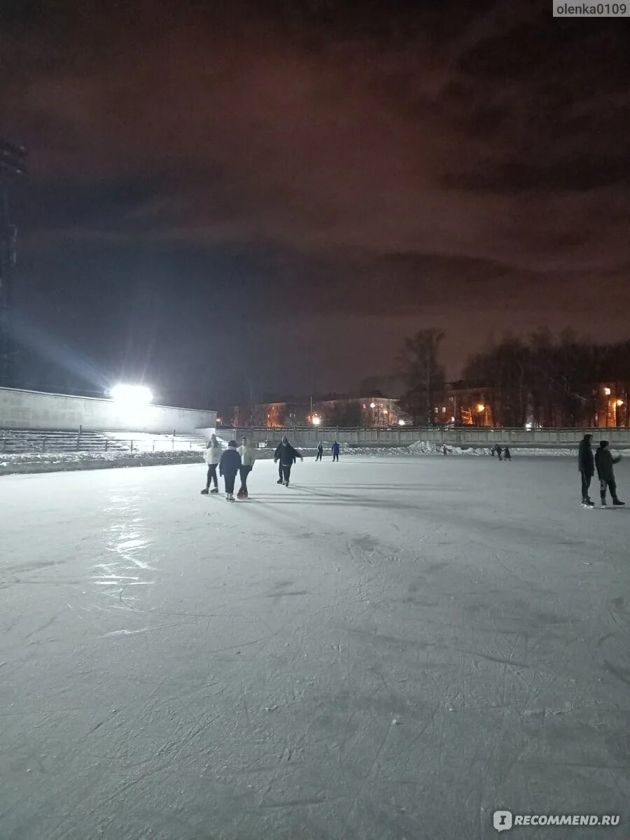 Каток на реке белой в уфе. Каток уфа черниковка строитель. Круглосуточный каток уфа. Каток уфа. Каток на крыше уфа.