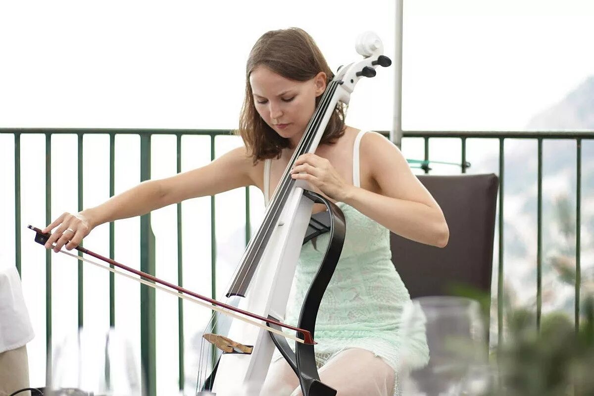 Rockcellos концерт мировые рок. Полина тхай виолончель. Виолончель самара. G&c виолончель 1636 год. Виолончель cremona 40/1c 1/4.