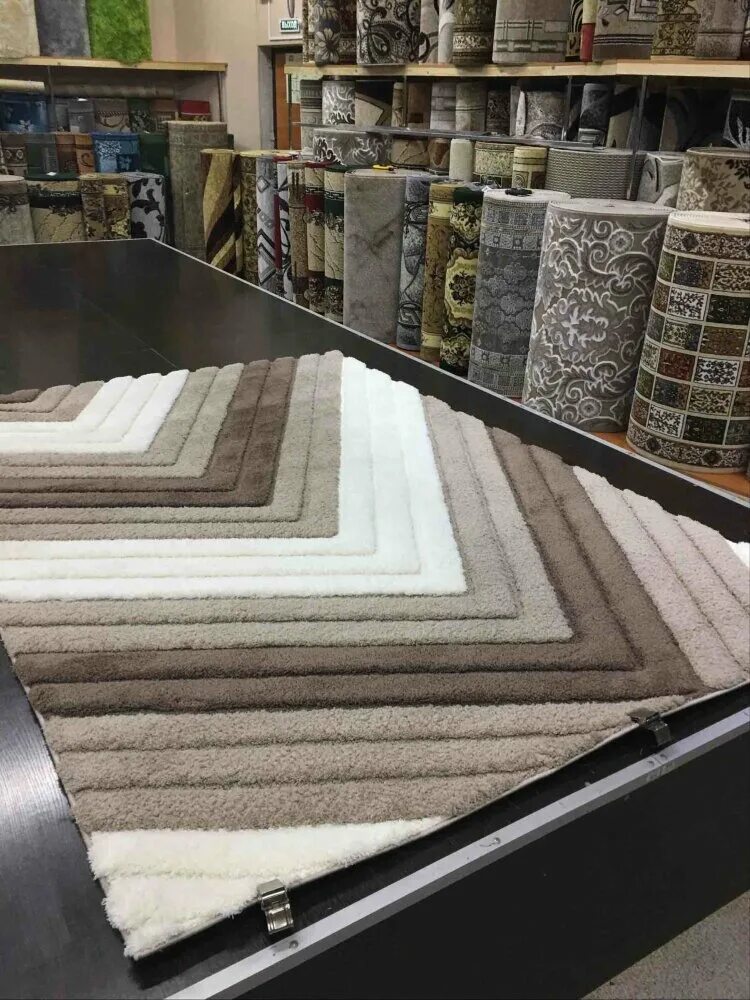 Алладин киров ковры. Мир ковров, киров, базовая улица. Паласы и ковры г. Ковер платинум 300х400. Ковер месси.