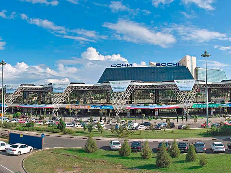 Аэропорт сочи в каком городе. Адлер (сочи)аэропорт аэропорт. аэропорт сочи и аэровокзал. международный аэропорт сочи (адлер). аэропорт сочи фасад.