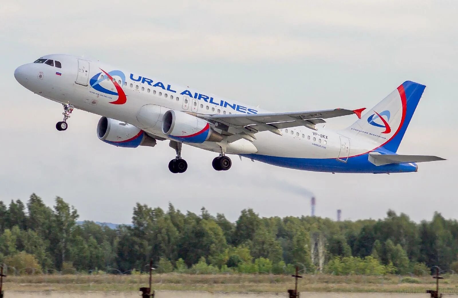 Самолёт уральские авиалинии u6-350. Салон ту 154 уральских авиалиний. U6 3505. A320 ural airlines. A320neo ural airlines.