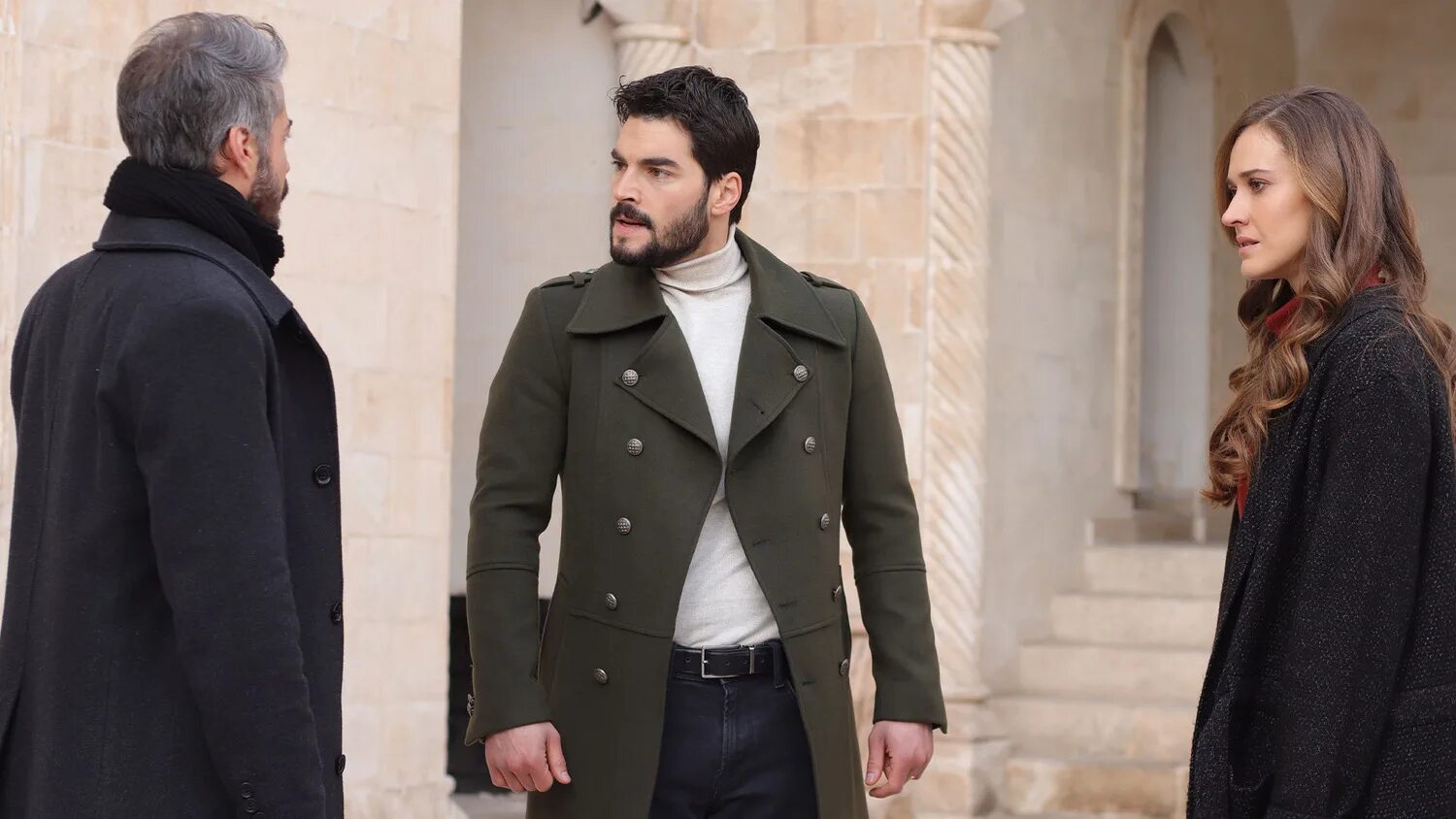 ветреный турецкий сериал генюль. ветреный сериал ветреный турецкий сериал. фырат и зейнеп ветреный. соколиный холм сериал. холмы ветряки.