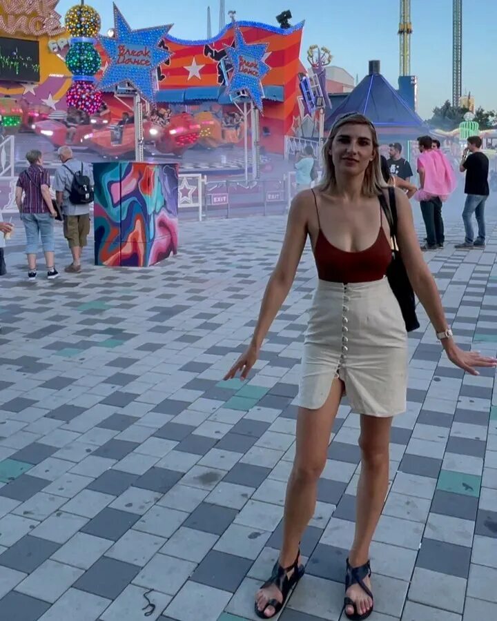 Kikas so. Kika silva горячее. Kikas so. Kikas so. Kika silva.