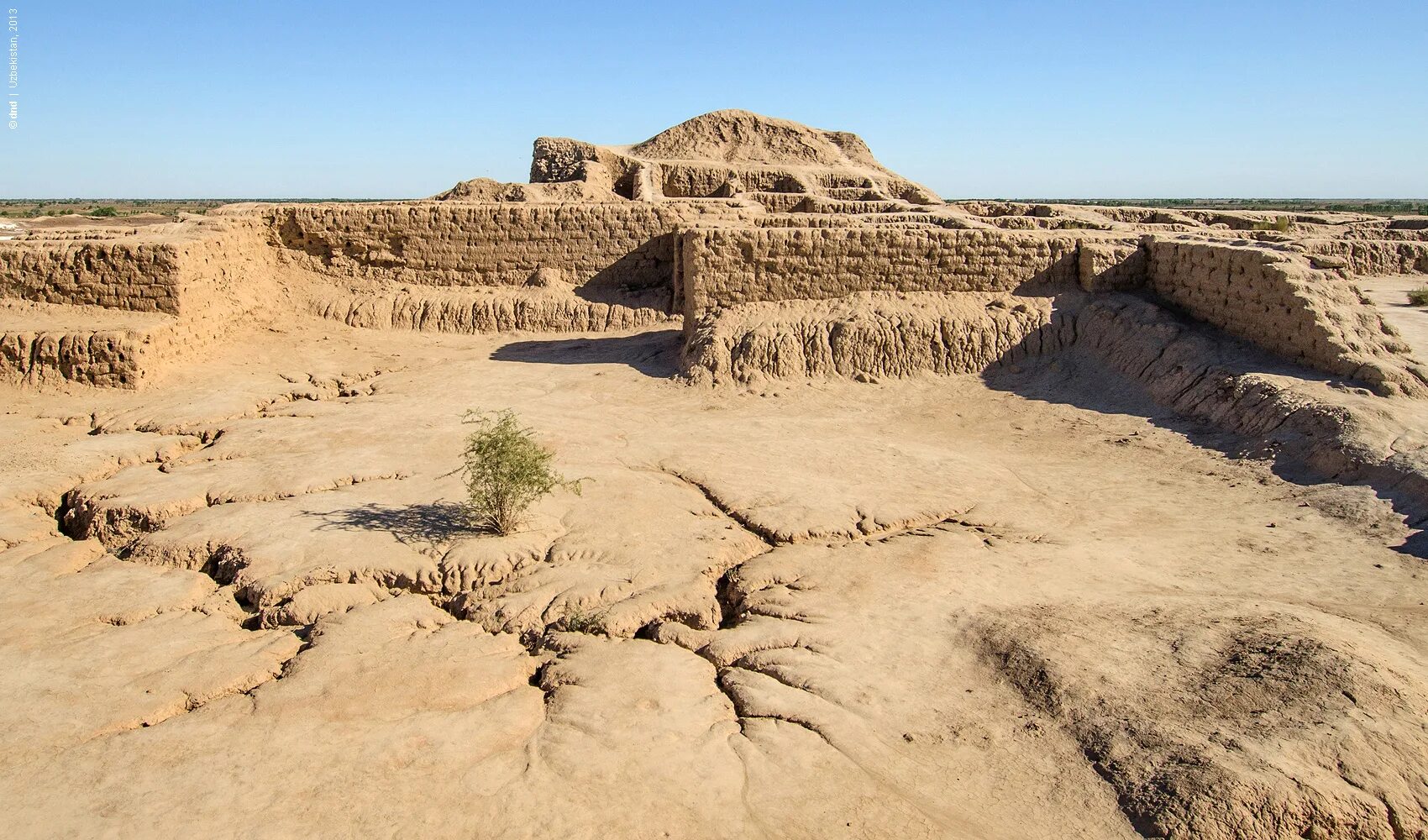Куйкирилган кала. Крепость кой-крылган-кала. Кангха хорезм. Городище кой-крылган-кала. Кызыл-кала хорезм.