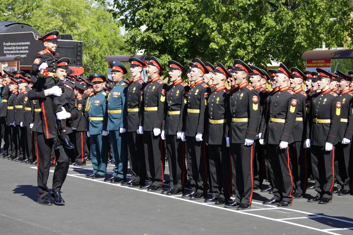 Санкт-Петербургский кадетский военный корпус Петергоф. Военный кадетский корпус в Петергофе. Кадеты Петергоф. Кадетские военные корпуса Санкт-Петербург. Ленинградский военный корпус