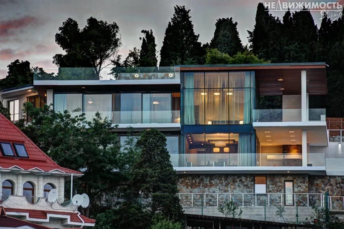 Особняки ялты. Поселок ореанда крым с ялта. Васильевка ялта коттедж. Ялта дом у моря. Элитные виллы в крыму.