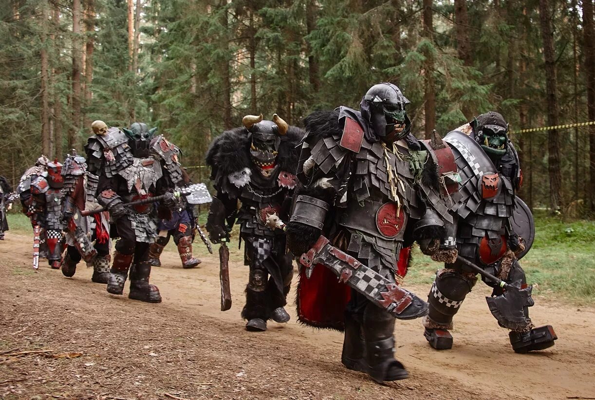Вархаммер 2021 ларп. Warhammer 40k orks army. Warhammer 40000: ork boyz. Орки под рязань. Орки под рязань.
