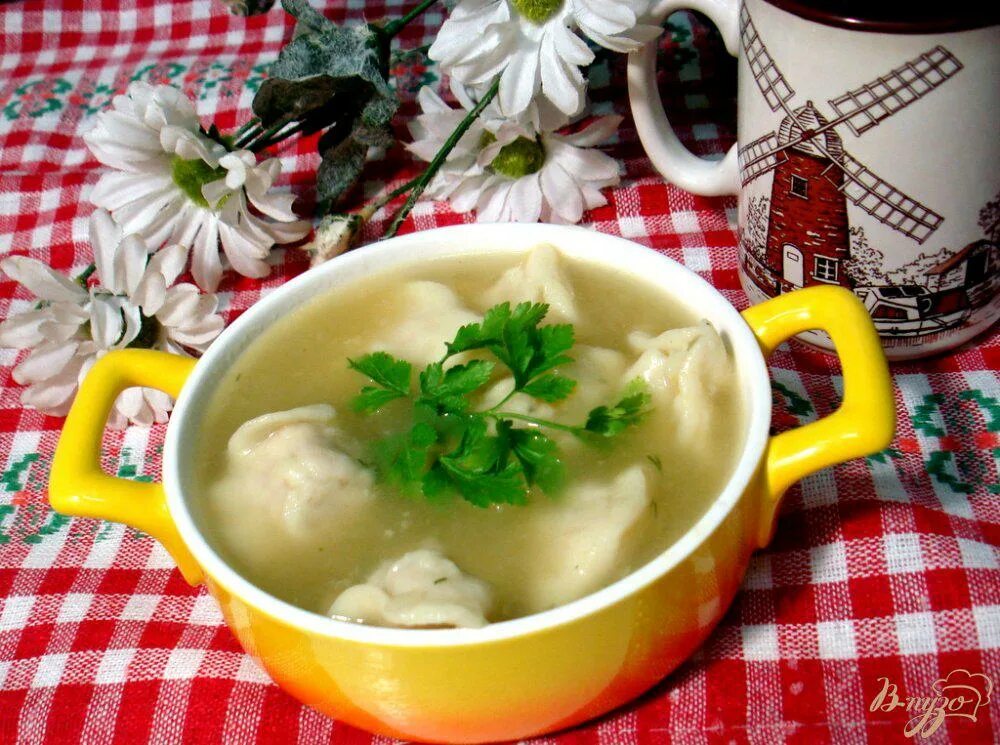 Овощной суп с пельменями