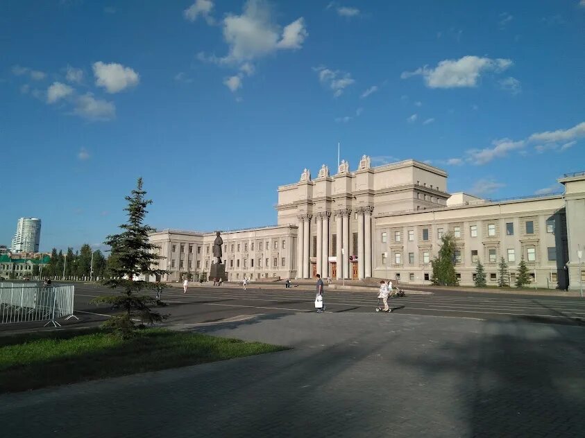 Площадь куйбышева доехать. Площадь куйбышева. здание на площади куйбышева в самаре. площадь куйбышева здание. площадь куйбышева «аэродром».