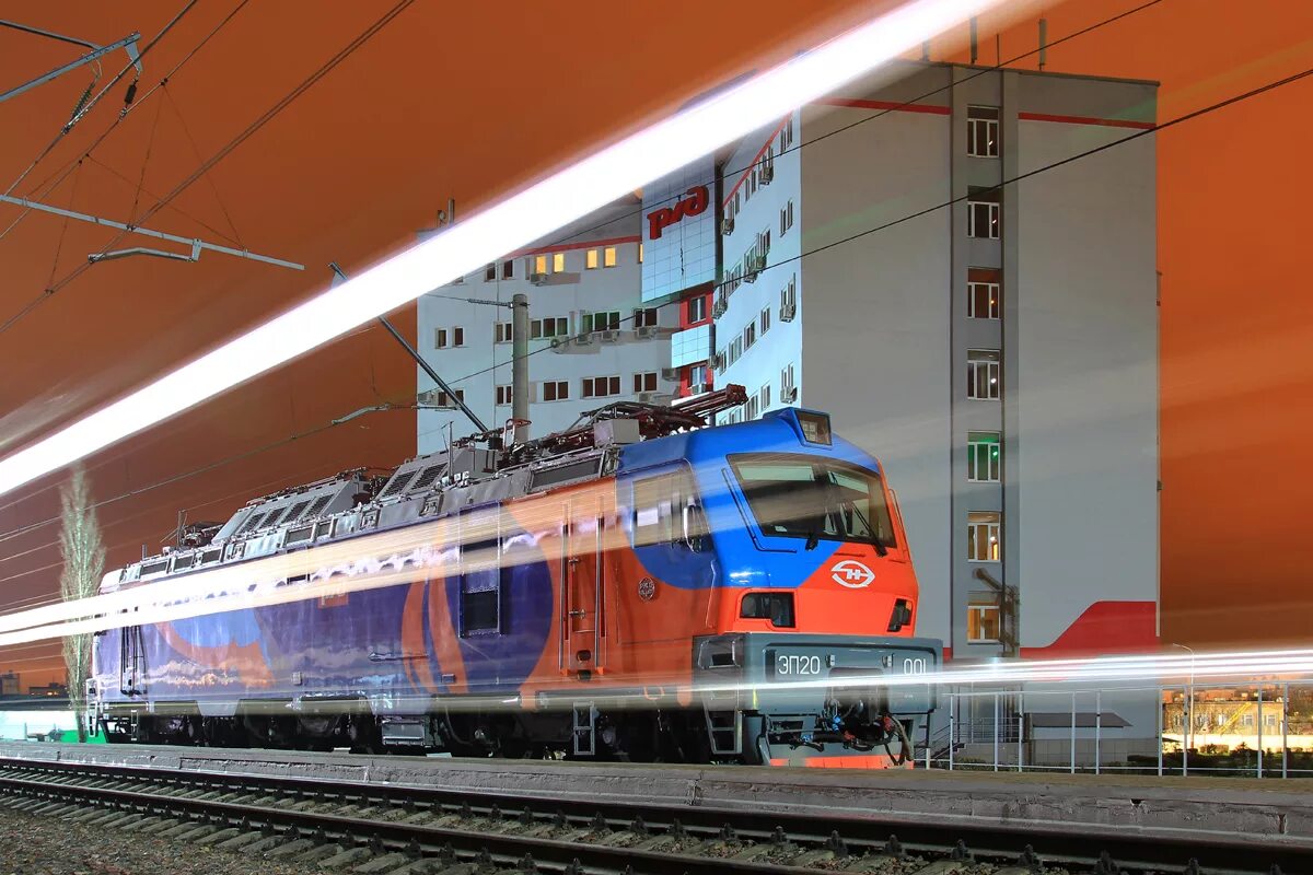 Поезд 01. Эп20 001. Эп20 электровоз. Эп20 в Минске. Электровоз эп20 будущего.