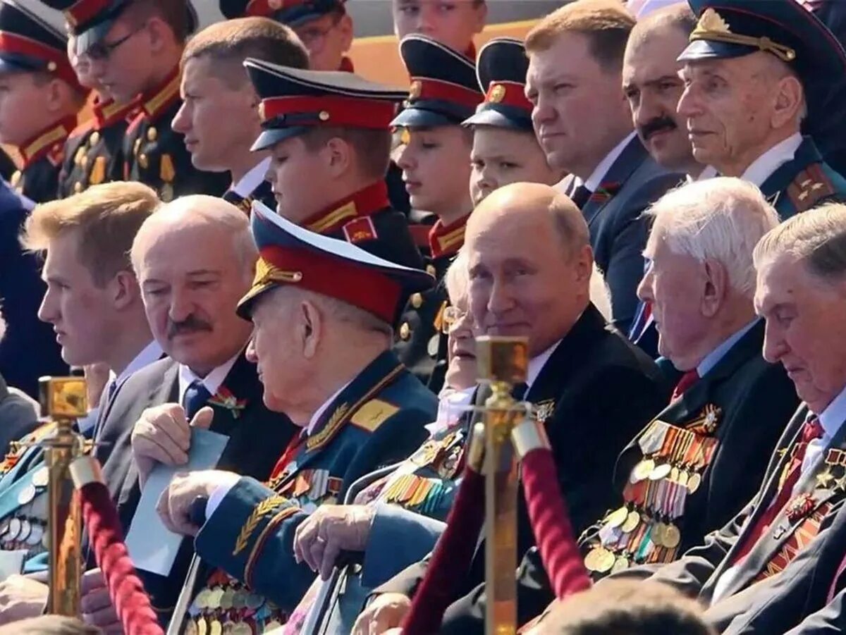 Победа снг. Коля Лукашенко парад Победы 2020. Коля Лукашенко на параде Победы.