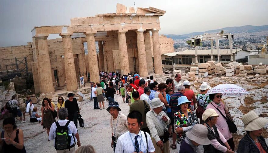 Популярные места среди туристов. Афины туристы. Athens Tourists.