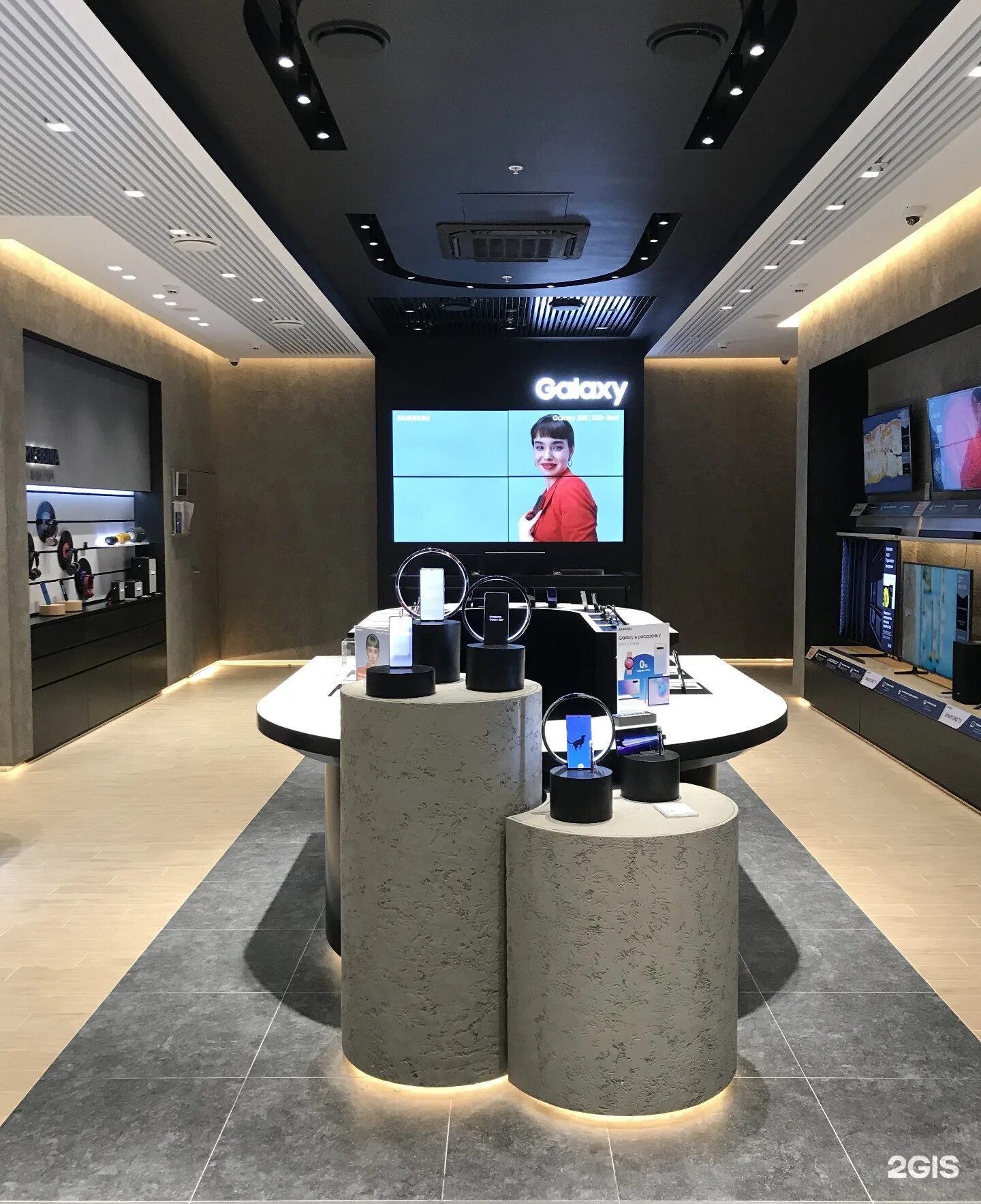 самсунг магазин. магазин самсунг охта молл. самсунг фирменный магазин спб. Samsung galaxy фирменный магазин. фирменные магазины samsung.