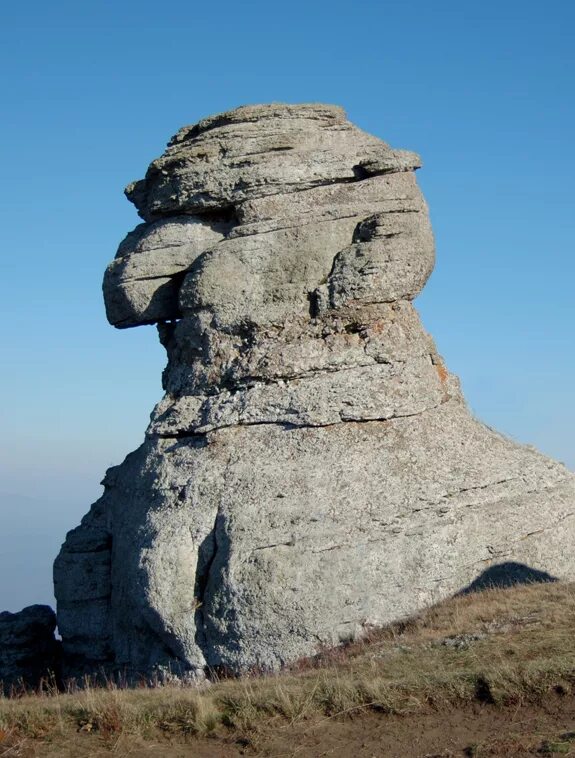 Гора Демерджи («кузнец-гора»). Демерджи скала сфинкс. Демерджи гора голова Екатерины 2. Скала в крыму голова