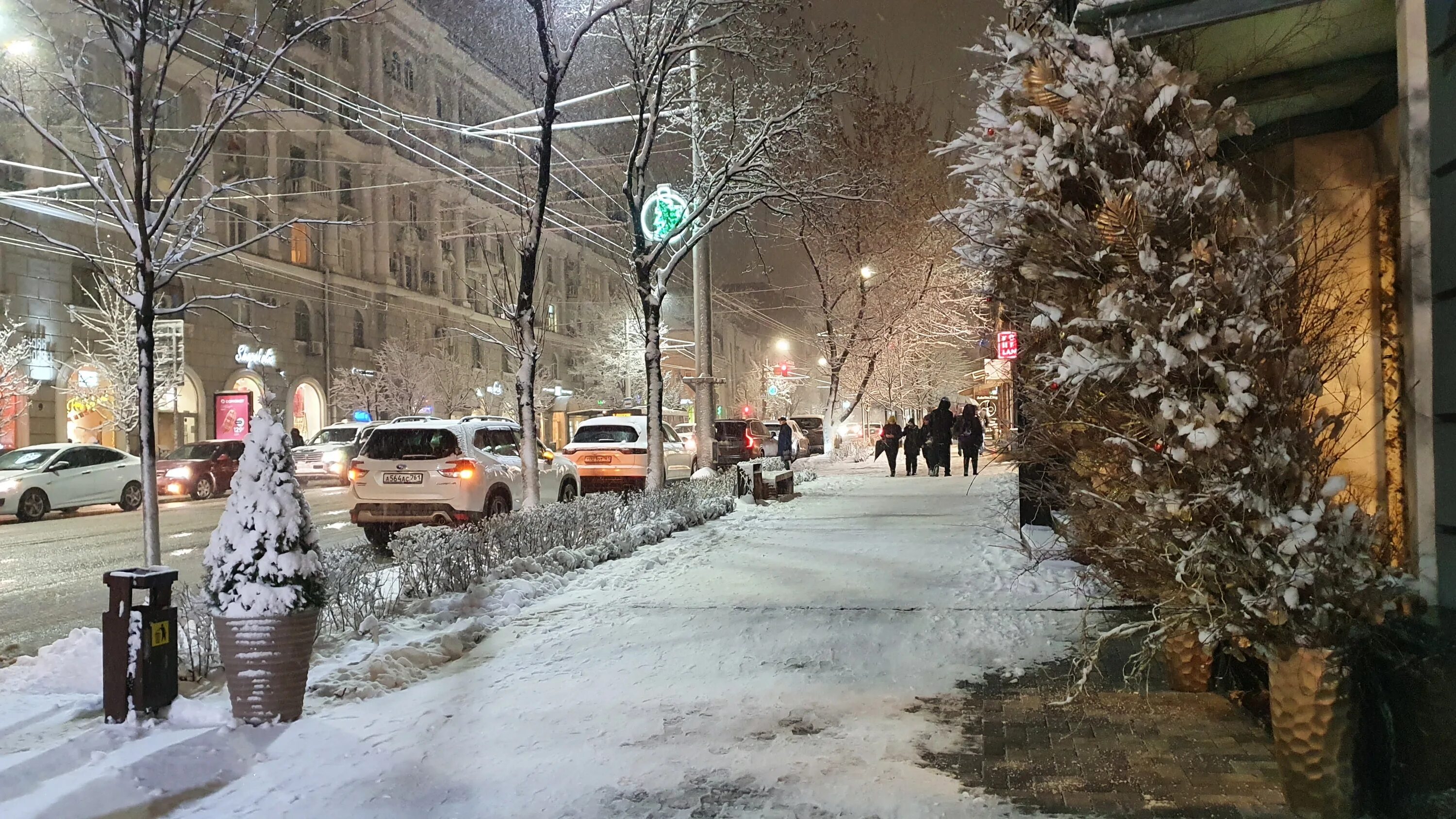 Снег вечером. Ростов на Дону в декабре. Декабрь в Ростове. Фото Ростова-на-Дону в снегу.