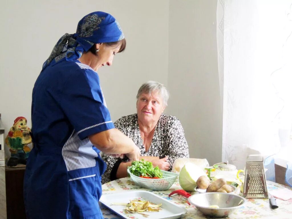 Социально бытовые услуги пожилым на дому. Социальное обслуживание на дому. Надомное социальное обслуживание пожилых. Социальное обслуживание пожилых на дому. Социально бытовые учреждения