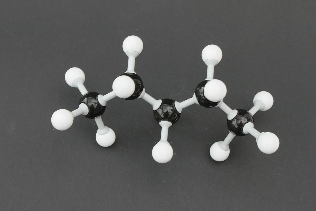 Гомологический ряд c3-c6. Пропан c3h8. C5h12 изомеры структурные формулы. Химические формулы алканов. C5h12 алкан.