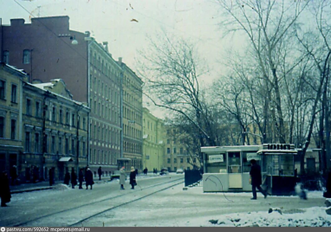 Площадь Тургенева СПБ. Покровская Церковь площадь Тургенева. Церковь на площади Тургенева в СПБ. Сквер Тургенева в Коломне. Тургенева спб