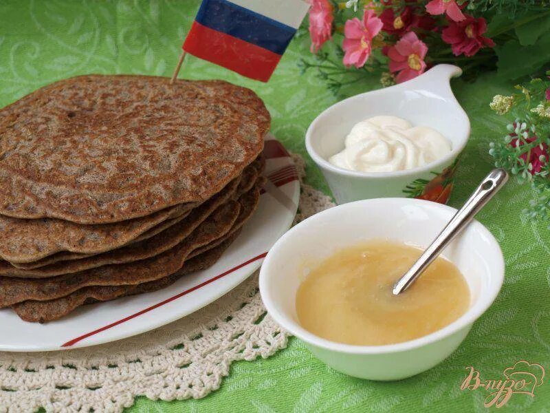 Гречневые блины на воде с яйцами