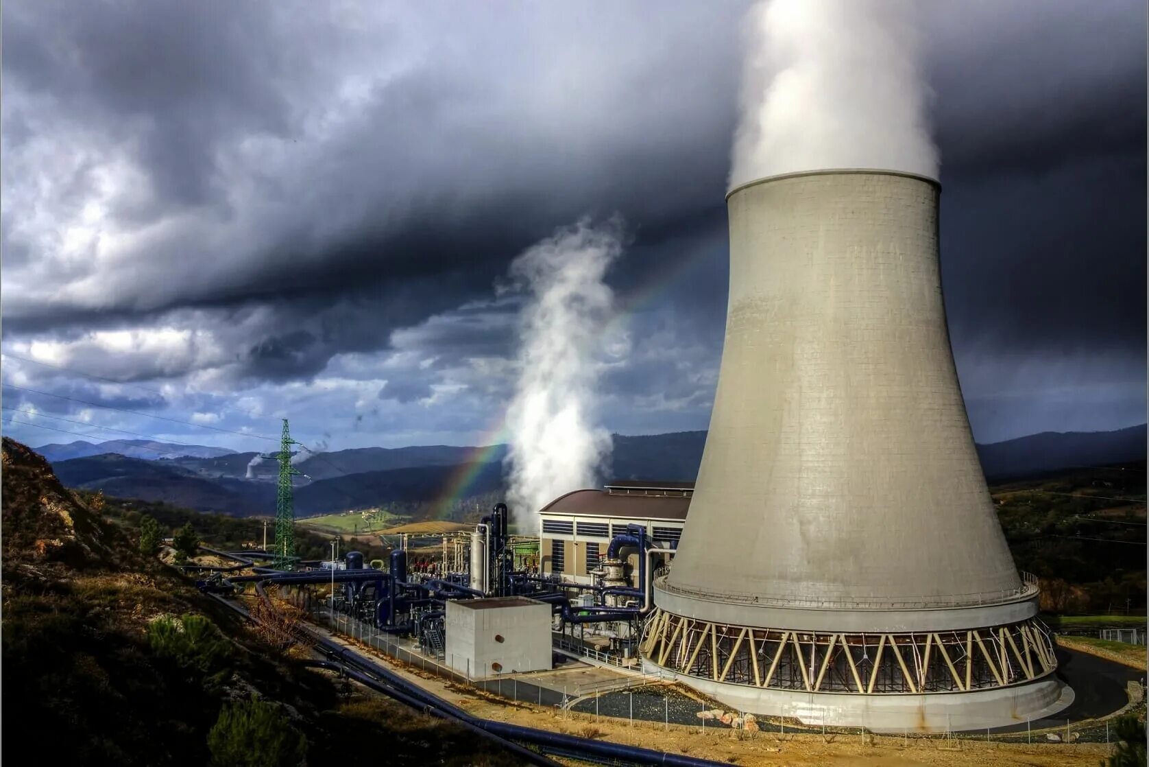 Geothermal energy. ГЕОТЭС В Исландии. ГЕОТЭС В Италии. Геотермальная энергия в Исландии. Геотермальная электростанция Лардерелло (Италия).