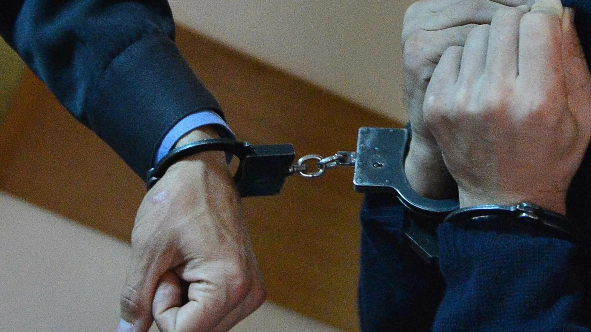 Созанов Сослан прокуратура. Прокурор в наручниках. Взятка.