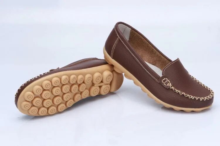 дети на высоких каблуках. детские ноги в обуви. зимняя обувь для малышей. весенние туфли женские. обувь на весну.