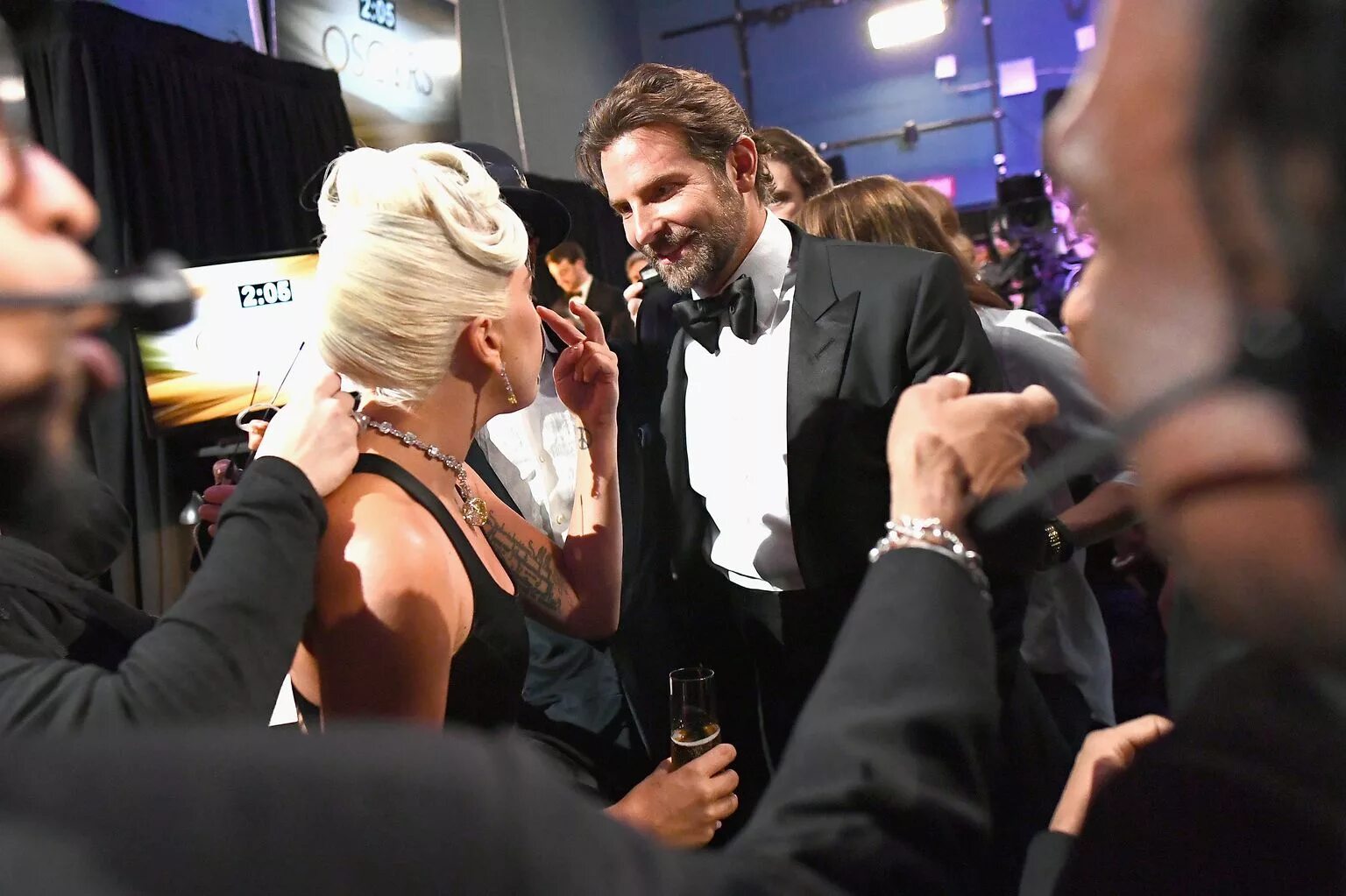 Lady Gaga Bradley Cooper. Брэдли Купер и Гага. Леди Гага и Джейк Джилленхол. Леди Гага и Брэдли Купер фото. Леди гага и брэдли купер слушать