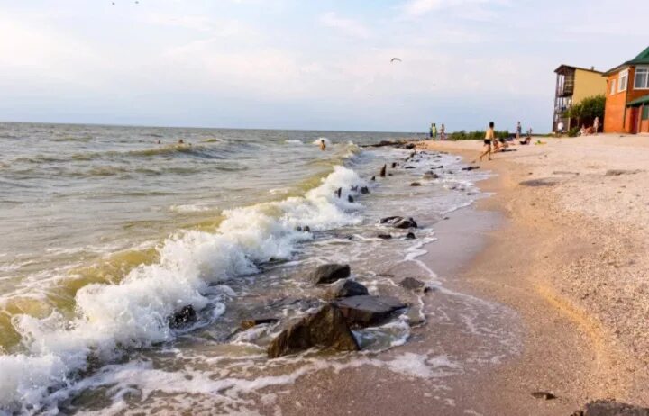 Сколько морей омывает берега России?