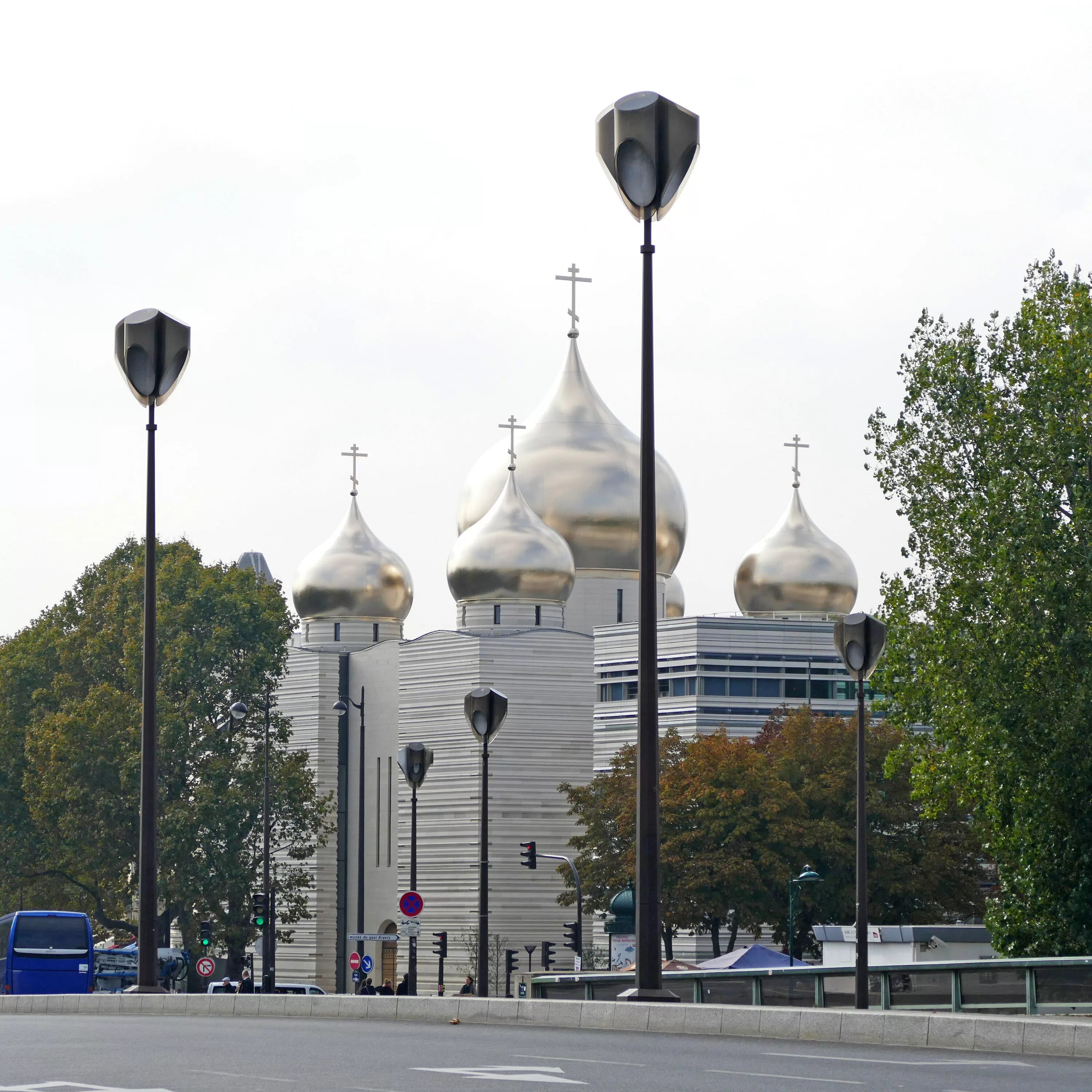 Духовно православный центр. Париж православный храм Святой Троицы. Русский духовно-культурный центр в Париже. Православный храм в Париже культурный центр.