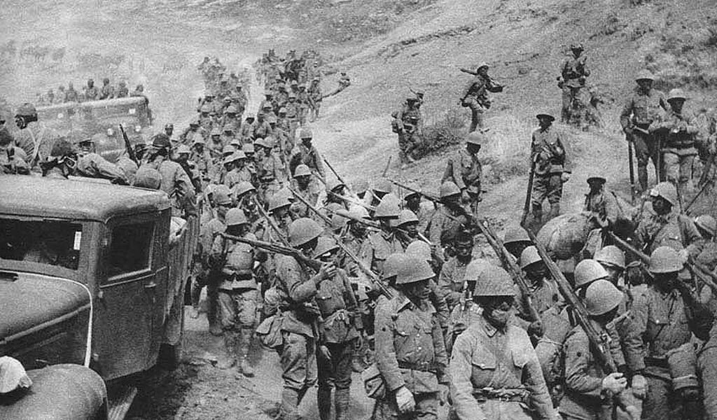 Китайские пулемётчики. Чан кайши 1937. Операция «ити-го». Китай 1944. Китай 1944.