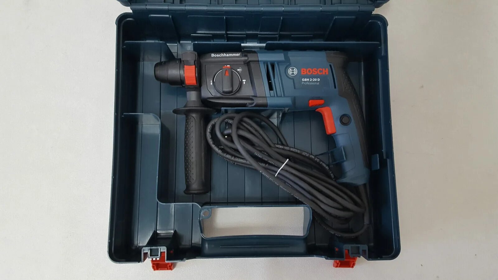 Перфоратор bosch gbh 24. Перфоратор Bosch GBH 220. Перфоратор Bosch GBH 2-20. Перфоратор Bosch GBH 2-20 D, 650 Вт. Перфоратор бош GBH 2-20 D.