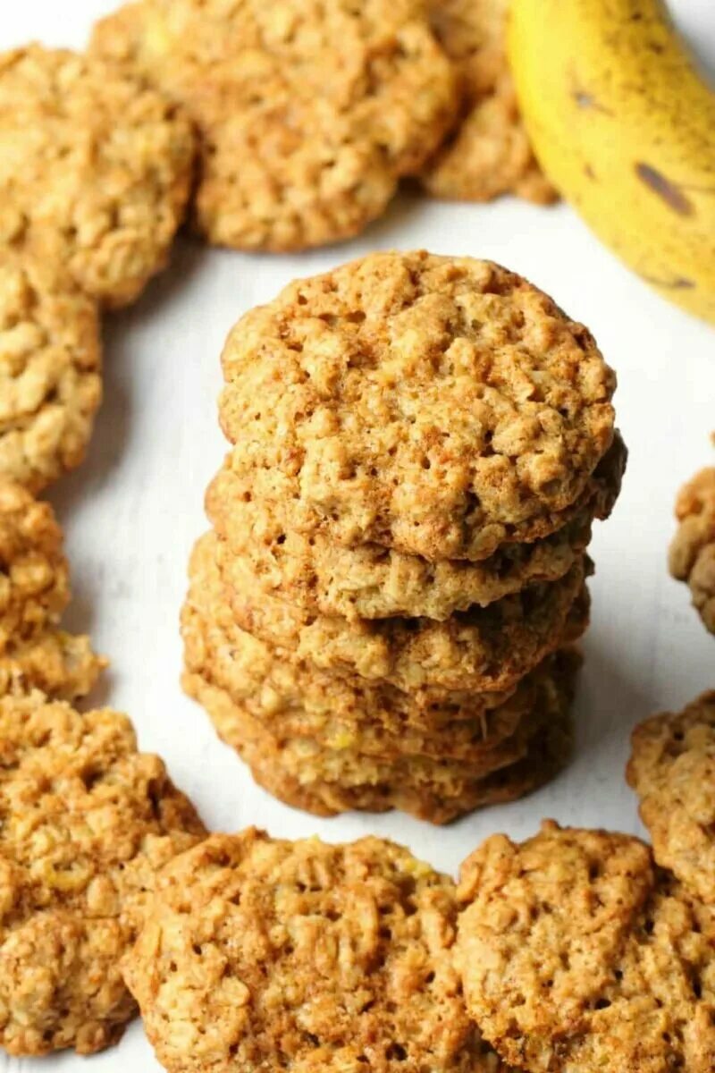 малиново банановое печенье без сахара. печенье из банана и овсяных хлопьев. бананово овсяное печенье. овсяное печенье без банана. овсяное печенье без банана.