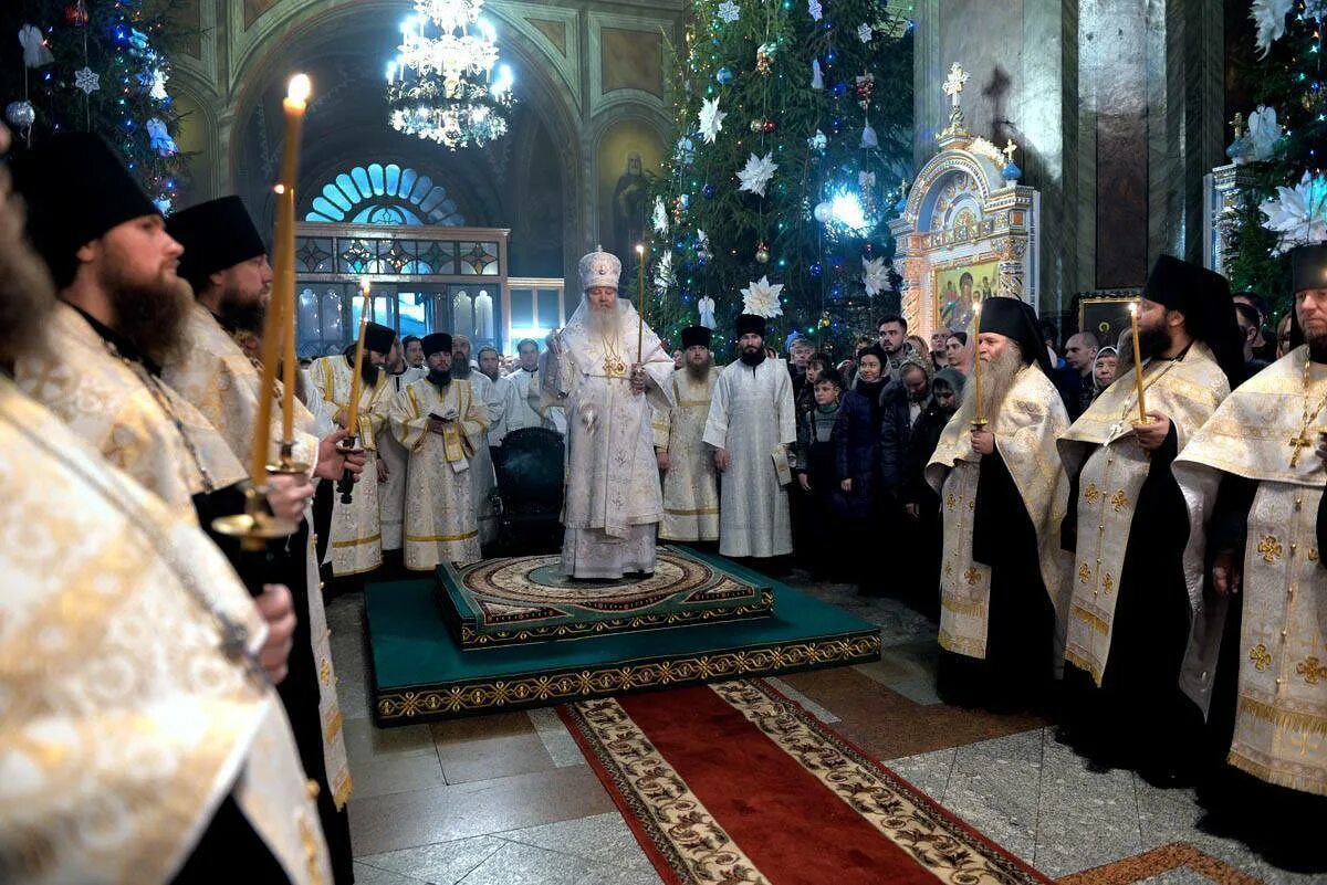 Утренняя служба монастыре. Службы в Задонском монастыре. Задонский мужской монастырь службы. Задонский монастырь служба в Задонске Пасха 2022. Отец Серапион Задонский мужской монастырь.