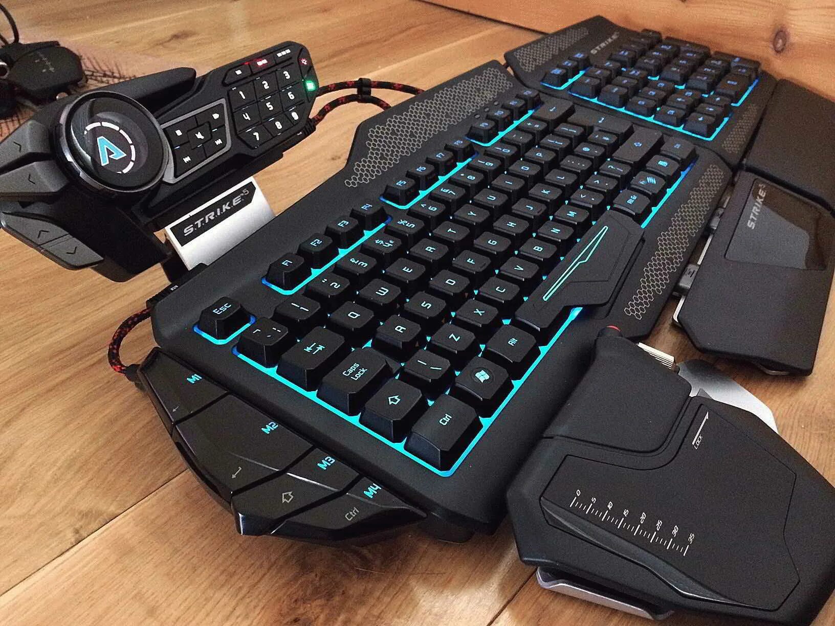 Reddragon fizz 617. K. Игровые клавиатуры с красной рукой. Игровая клавиатура какая лучше. Игровая клавиатура кейпад.