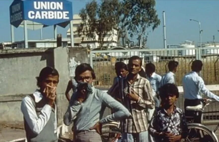 Завод Union Carbide Бхопал. Индия Бхопал завод Union Carbide в 1984. Юнион Карбайд катастрофа. Бхопал индия