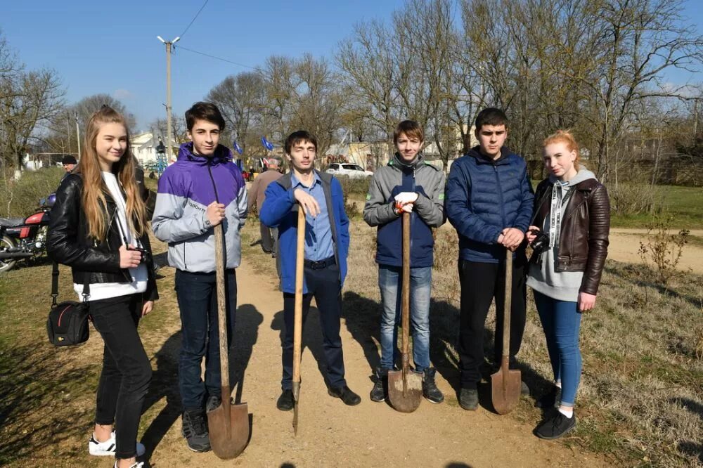 Погода красногвардейский район п красногвардейский. Октябрьское (Красногвардейский район). Пгт Октябрьское Крым. Красногвардейский район Крым. Село удачное Крым Красногвардейский район.