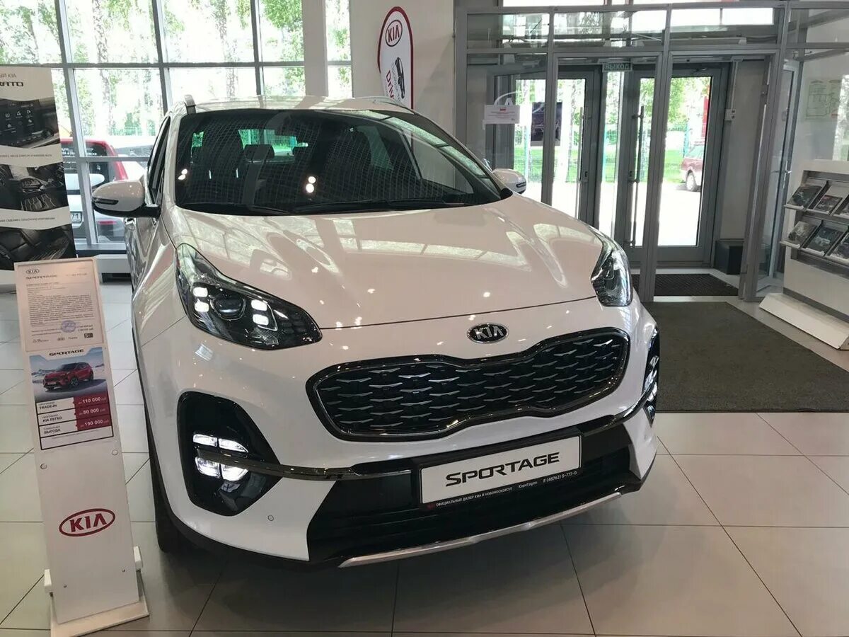 Kia Sportage 2019 белый. Kia Sportage Luxe Plus белый. Kia Sportage 4 2019. Kia Sportage Restyling 2019.