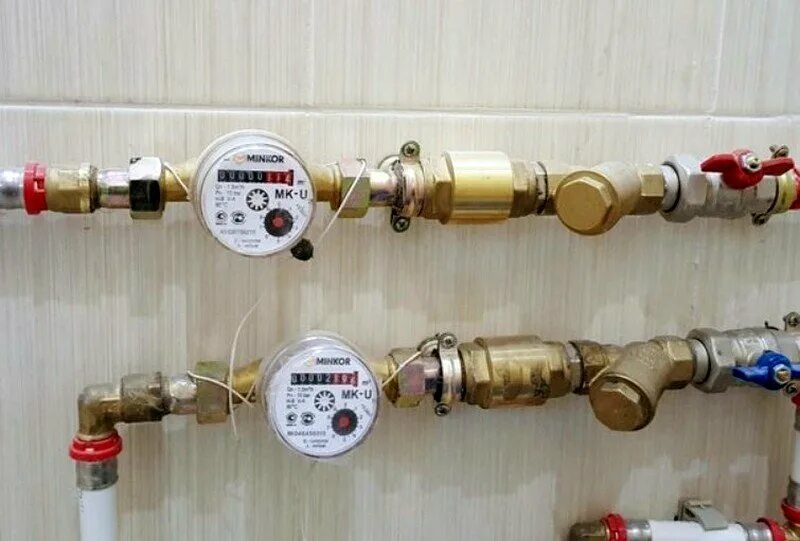 приборы гвс. прибор для опломбировки счетчиков воды. расходомер узла учета тепловой энергии. счетчик холодной воды. газоанализатор testo 330.