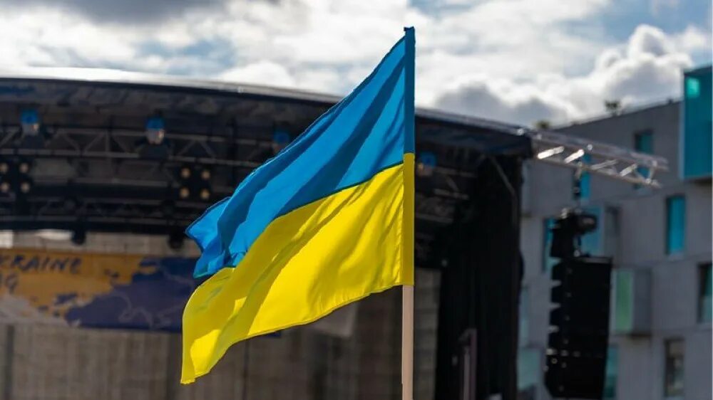 Россия готова подписать мирное соглашение с украиной. Флаг Украины. Флаг России и Украины. Россия против Украины.