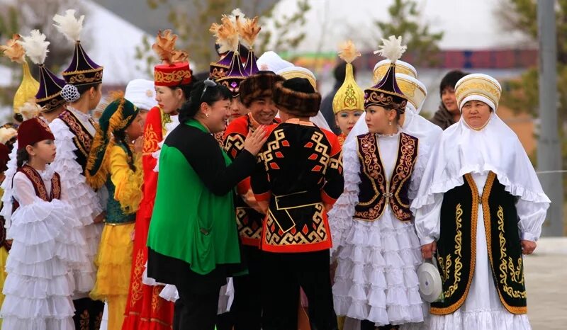 Kazakh traditional. Национальный костюм Казахстана. Культура Казахстана. Традиции казахов. Национальная одежда Казанская культура.