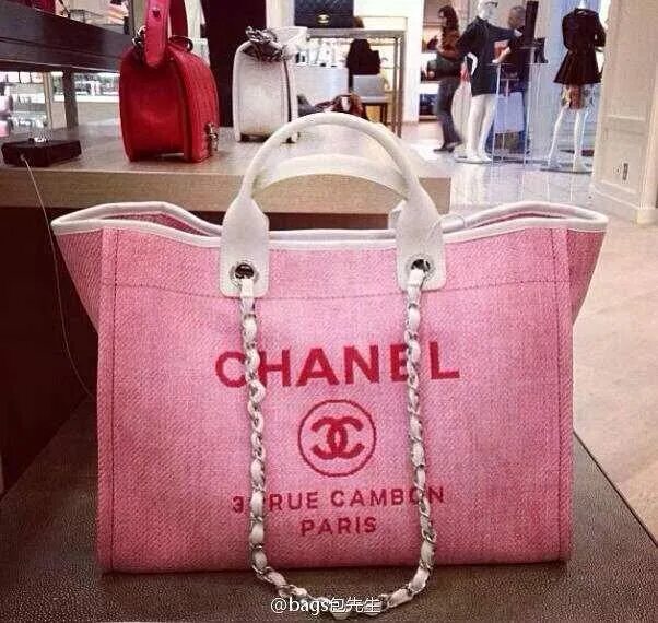 Карман на сумке шанель. Сумка Шанель тоут бэг. Сумочка Шанель Deauville Tote,. Chanel Tote Bag оригинал сумка. Тоут 2022 Шанель.