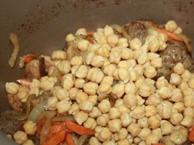 Горох для плова нут. Плов с нутом. Горох для плова нут. Плов с нутом и изюмом. В плов добавляют нут.
