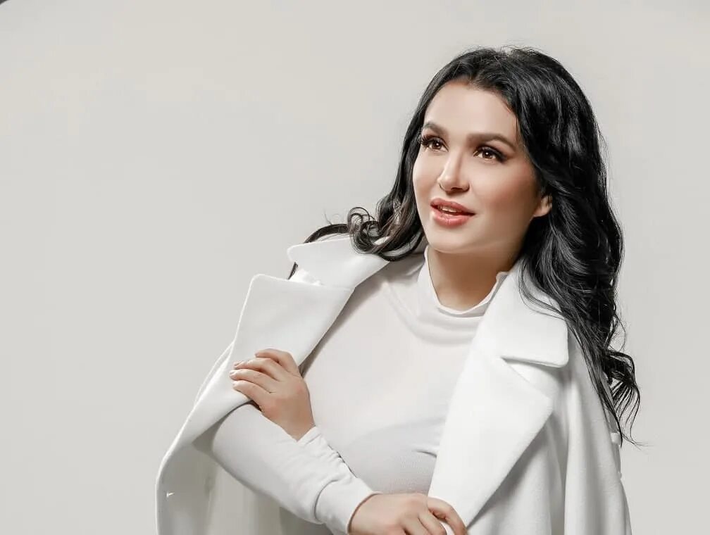 Nilufar usmonova mp3. Нилуфар усманова. nilufar usmonova 2025. нилуфар усманова 2025. нилуфар ибрагимовна усманова 2025.