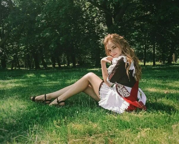 телега со школьницами. старшеклассницы слив. учительница наказала мальчиков. школа periscope колготки. выпускницы 2020 ножки.