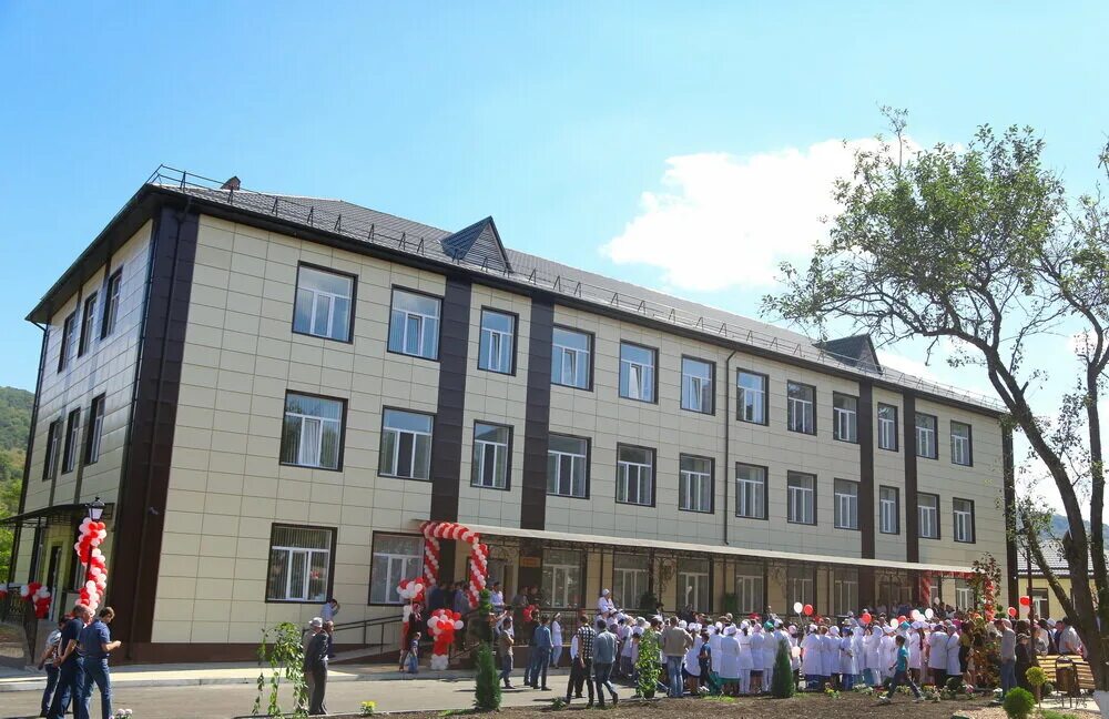 коллектив сунженской центральной районной больницы фото?. сунженская центральная районная больница. главврач сунженской црб ингушетии. врачи сунженской районной больницы. сунженская центральная районная больница ингушетия.