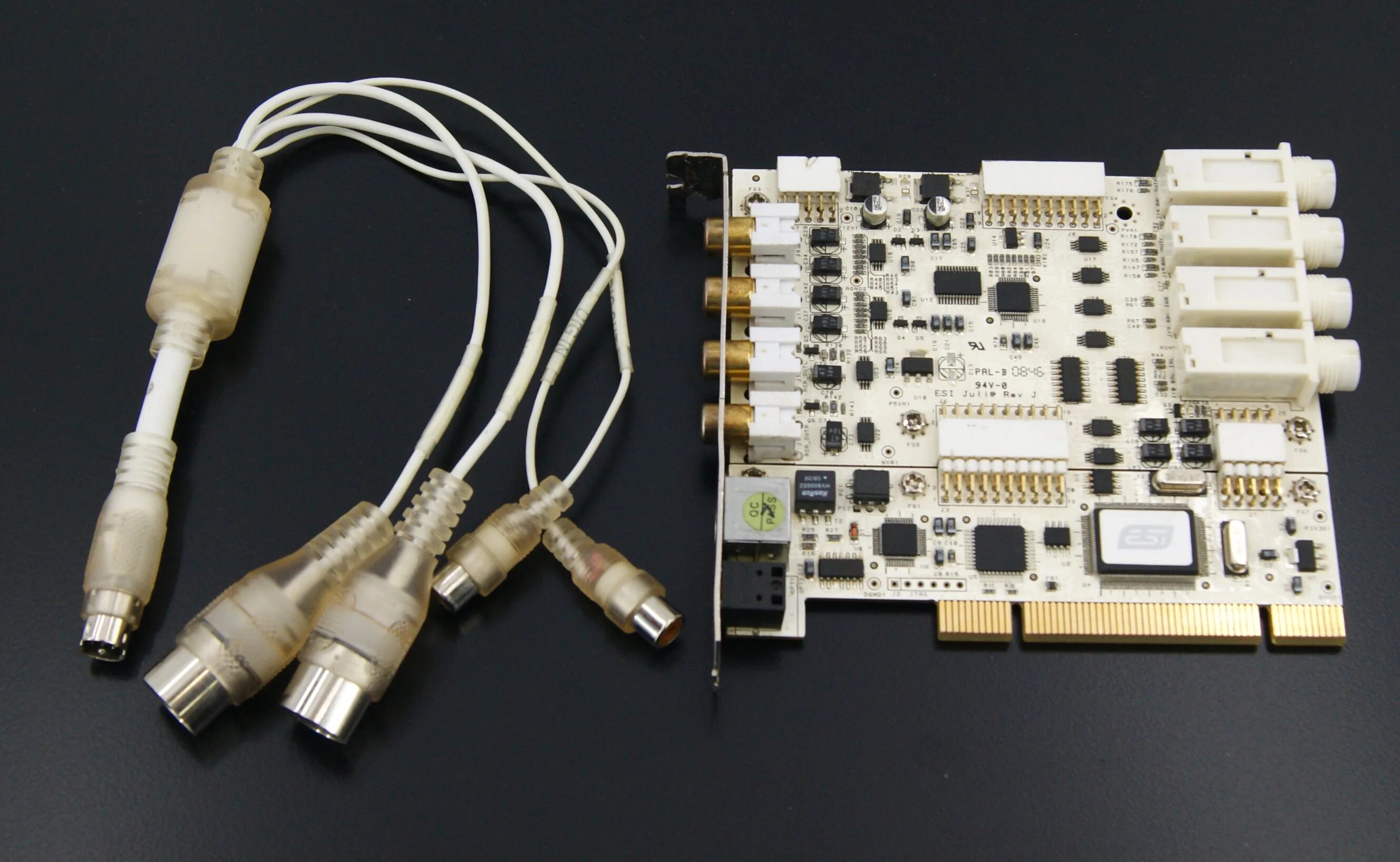 Esi juli xte pci-e. Дочерняя плата wavetable. Esi juli@ 8pin output. Программируемый звуковой модуль миди. Esi julia pci-e.