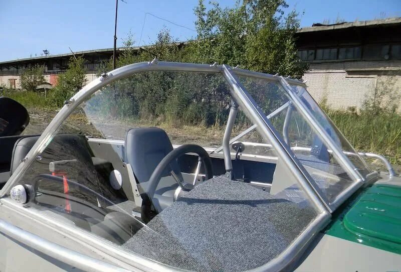 Лодка 44 ветровые стекла на прогресс 4. Лодка прогресс 2м стекло. Лобовое стекло на прогресс 2. Ветровое стекло на лодку прогресс 4 с калиткой. Стекло прогресс 4.