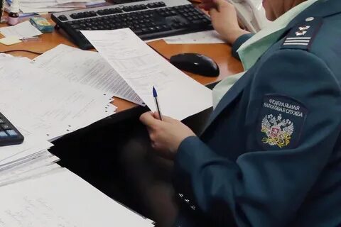 Работник сам платит налоги