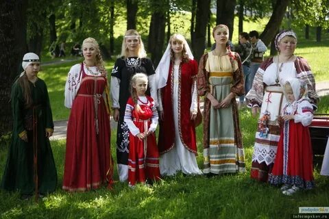 Псковский народный костюм